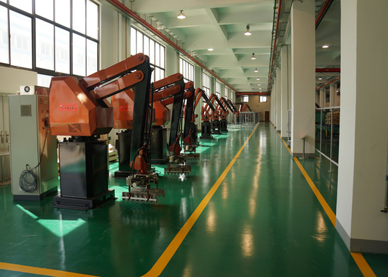 การประหยัดพลังงานการวางซ้อน 4 แกน PLC 50 กก. Bag Palletizer Robot For Feeds Bag